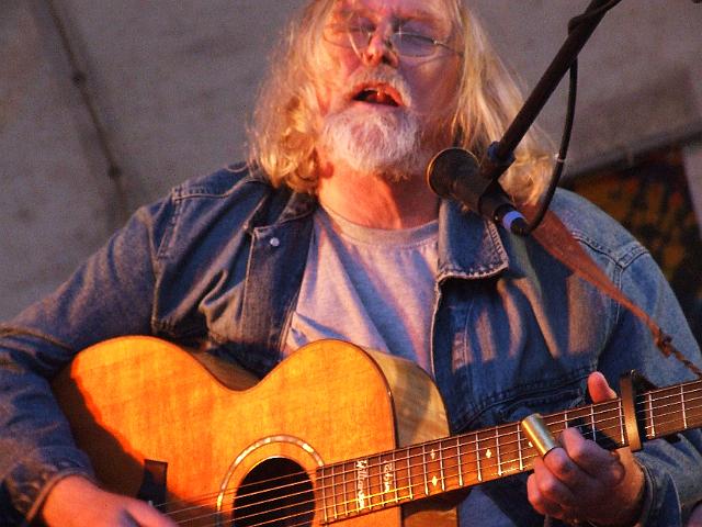 Robin Williamson 6.jpg